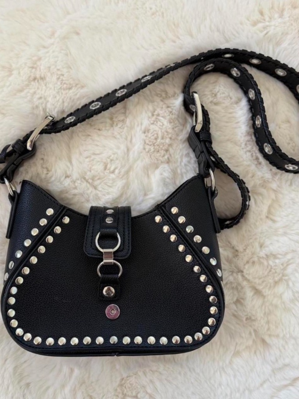 Urban outfitter Devon Small Crossbody Bag
